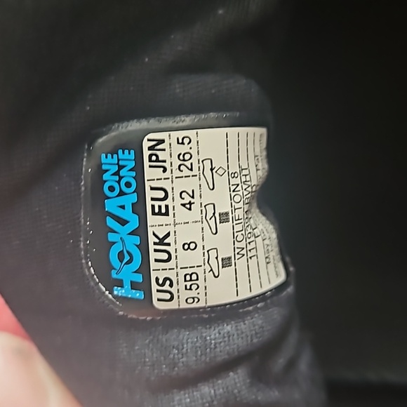 HOKA Clifton 8 Size 9.5B - Picture 2 of 5